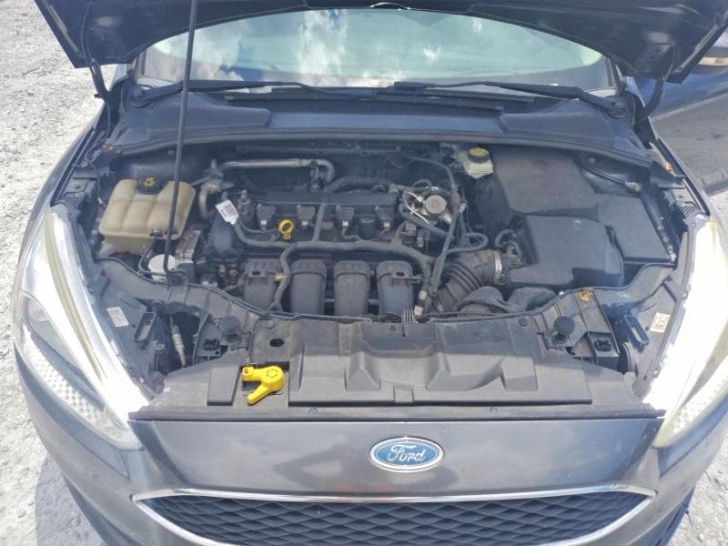 2017 FORD FOCUS SE 11