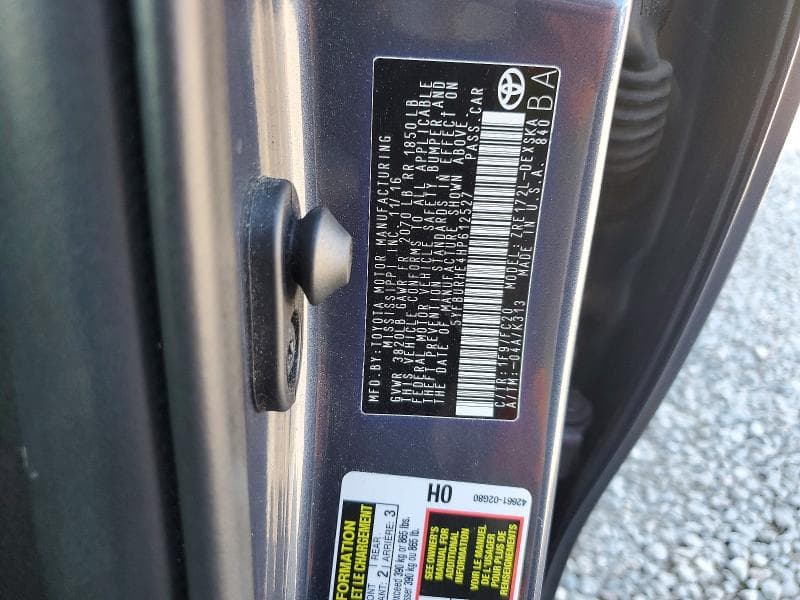 2017 TOYOTA COROLLA SE 12