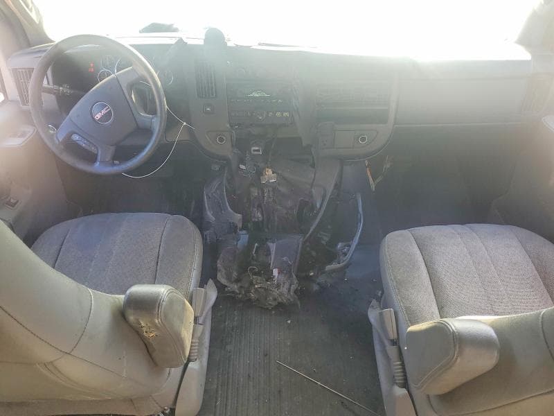 2017 GMC SAVANA G2500 8