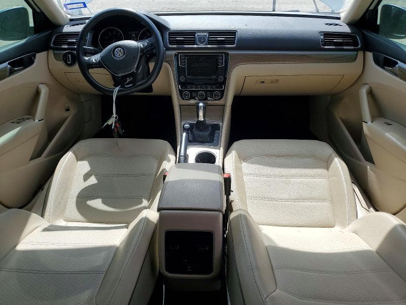 2017 VOLKSWAGEN PASSAT SE 8
