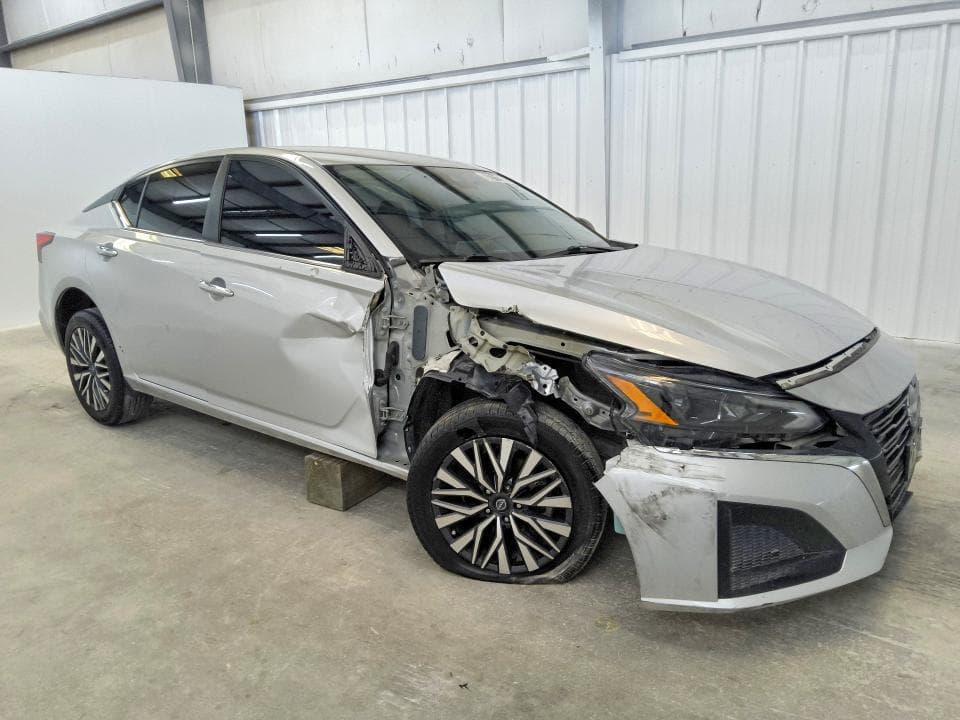 2024 NISSAN ALTIMA SV 4