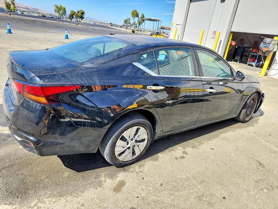 2023 NISSAN ALTIMA S 3