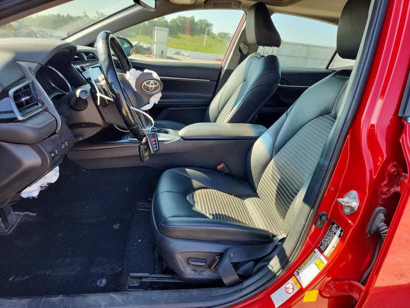 2019 TOYOTA CAMRY SE 7