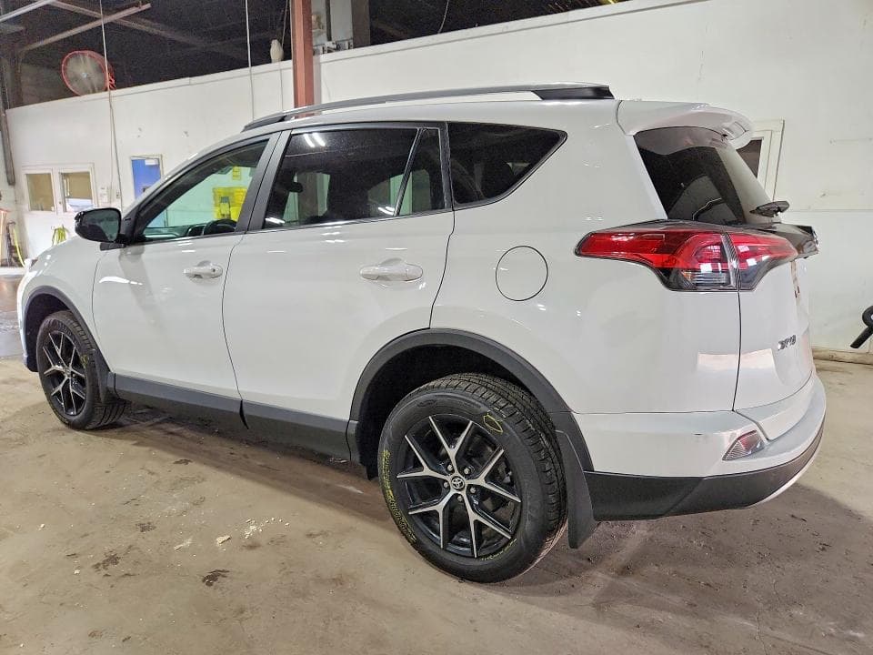 2017 TOYOTA RAV4 SE 2