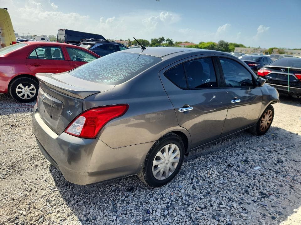 2017 NISSAN VERSA 1.6 SV 3