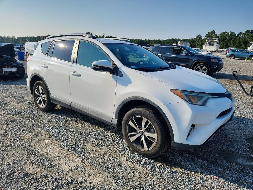 2018 TOYOTA RAV4 XLE 4