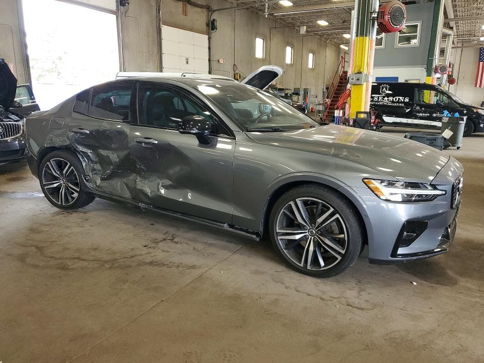 2021 VOLVO S60 T5 R-DESIGN 4