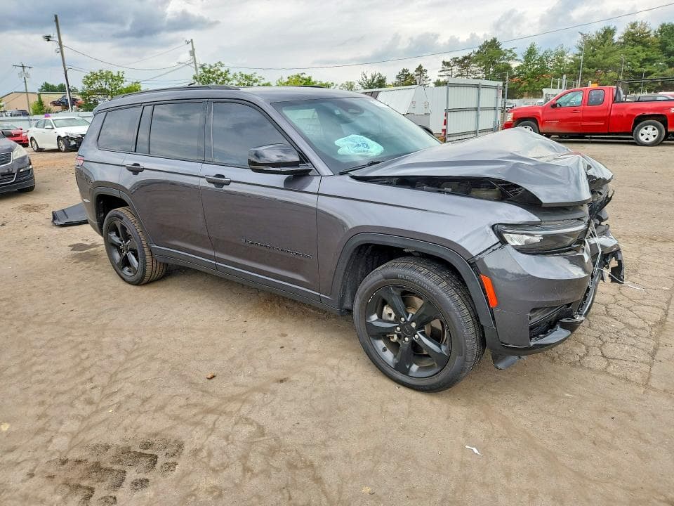 2022 JEEP GRAND CHEROKEE L LAREDO 4