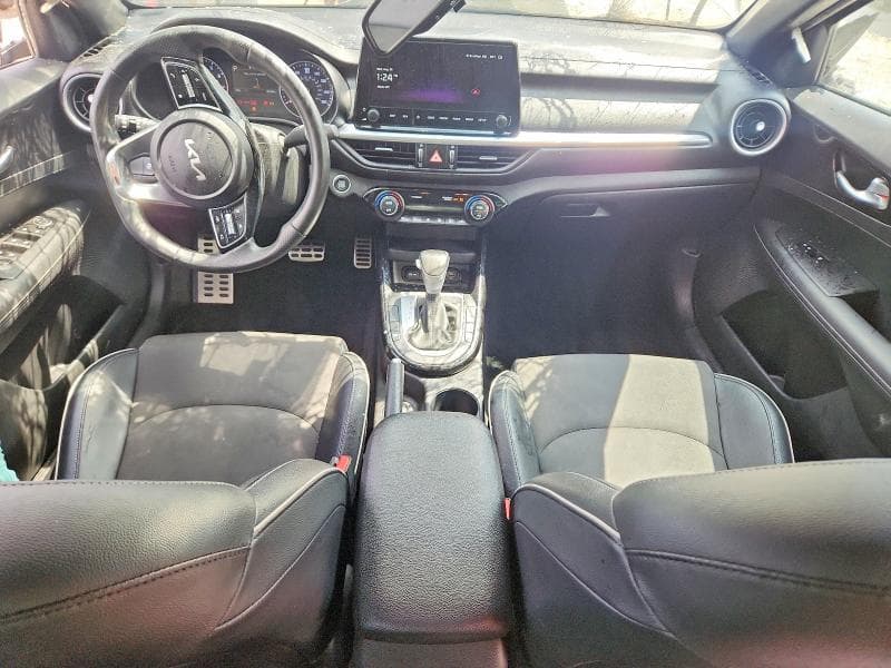 2023 KIA FORTE GT LINE 8