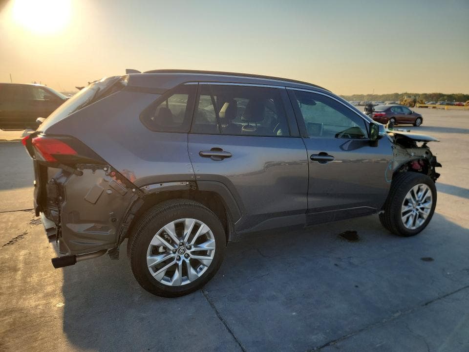 2025 TOYOTA RAV4 XLE PREMIUM 3