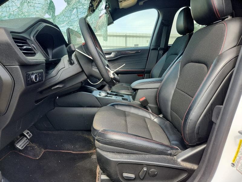 2023 FORD ESCAPE ST LINE 7