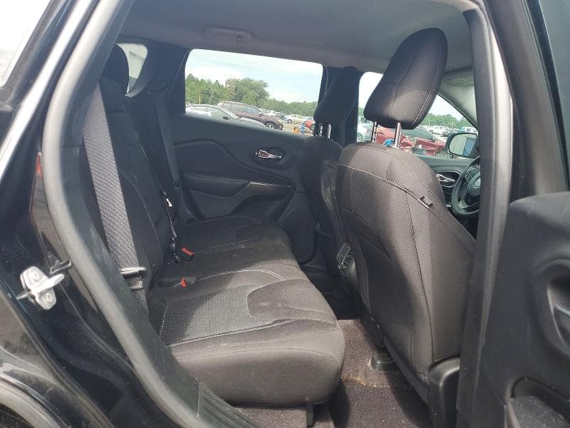 2019 JEEP CHEROKEE LATITUDE 10