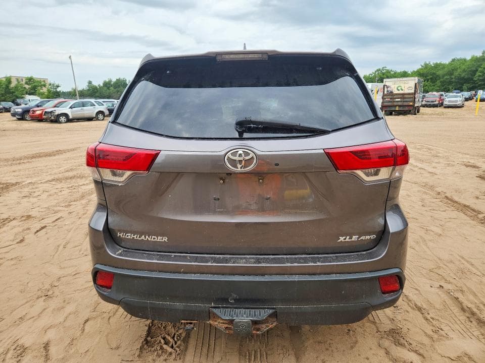 2018 TOYOTA HIGHLANDER XLE 6