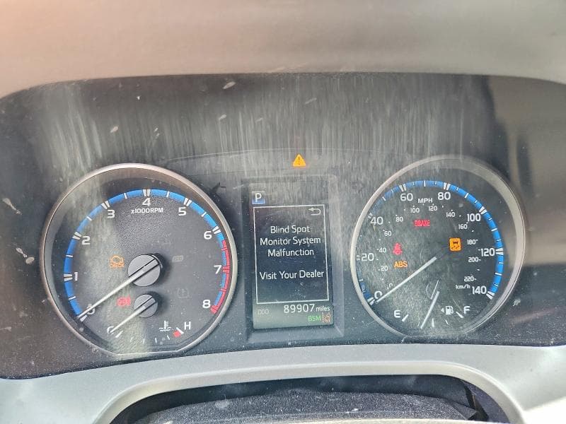 2017 TOYOTA RAV4 XLE 9