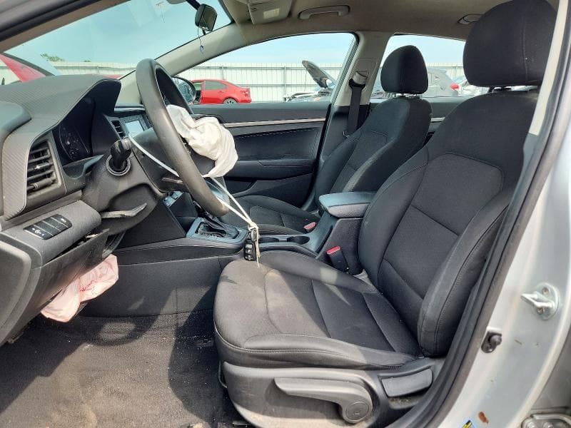 2019 HYUNDAI ELANTRA SE 7