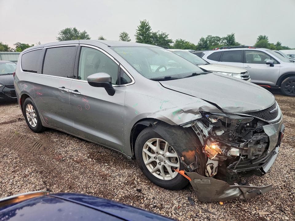 2017 CHRYSLER PACIFICA TOURING 4