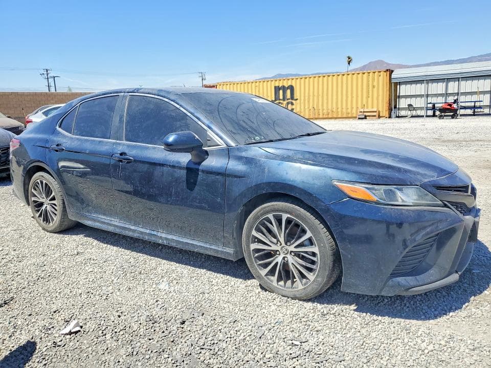 2019 TOYOTA CAMRY SE 4