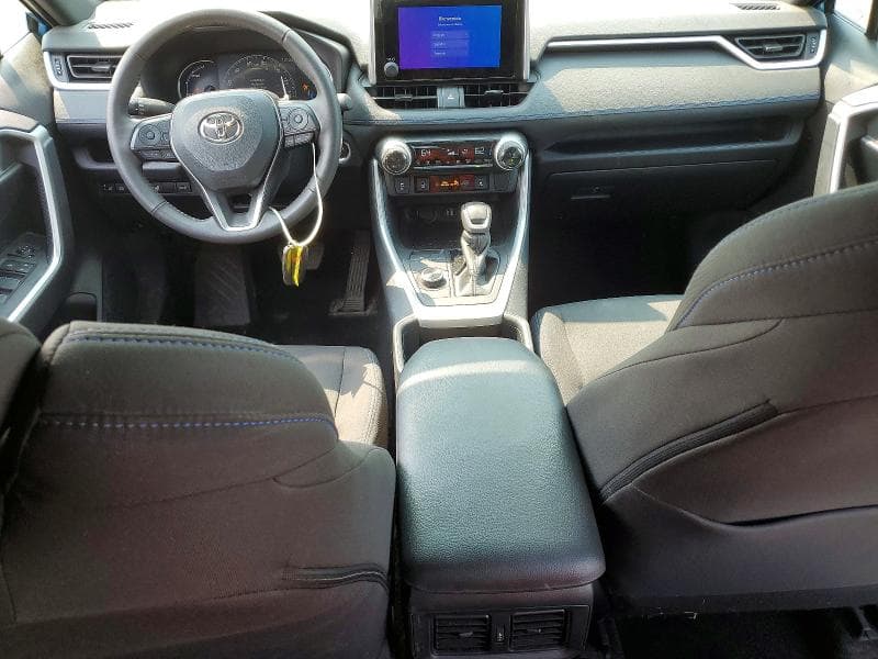 2023 TOYOTA RAV4 SE 8
