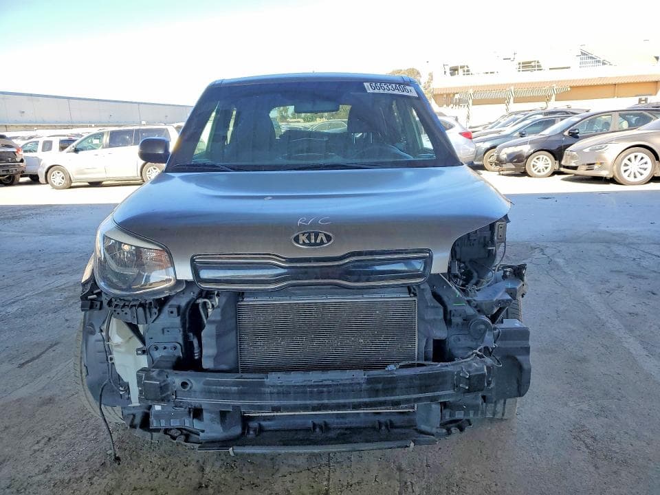 2019 KIA SOUL + 5