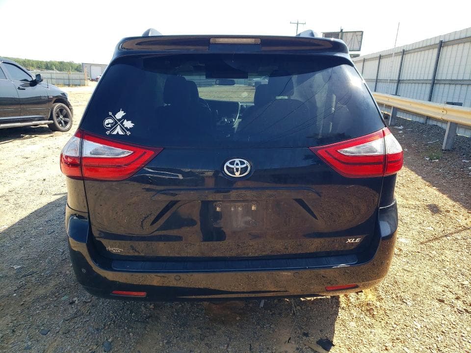 2017 TOYOTA SIENNA XLE PREMIUM 8-PASSENGER 6