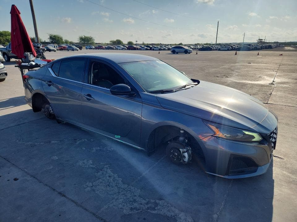 2025 NISSAN ALTIMA SR 4