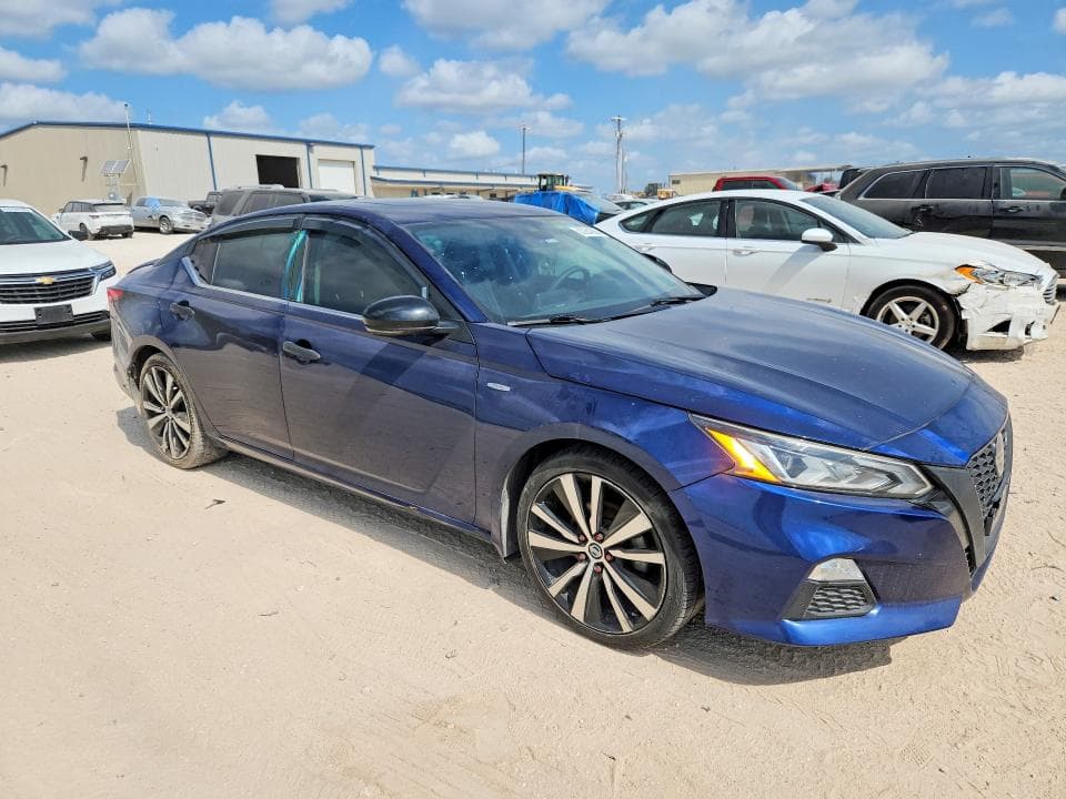 2022 NISSAN ALTIMA SR 4