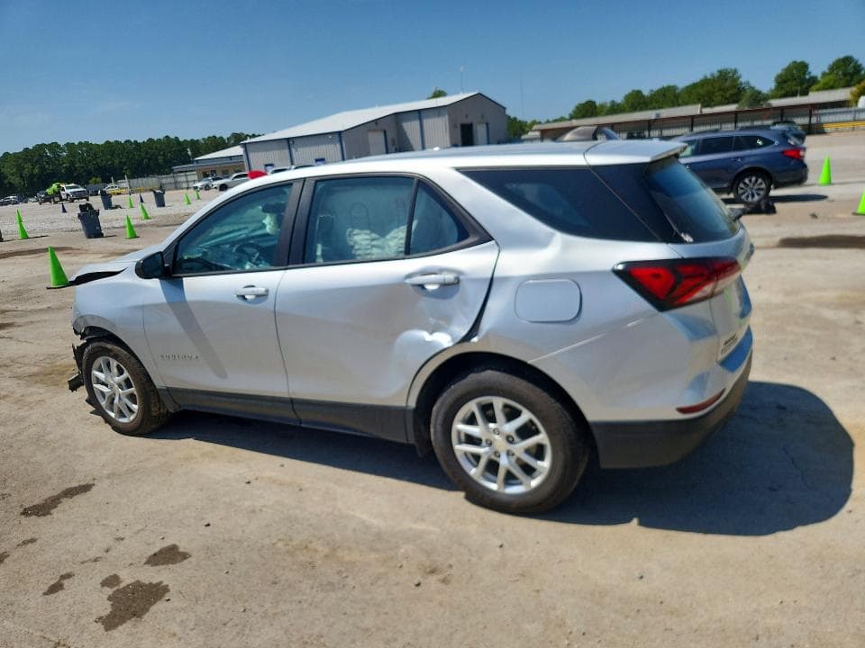 2022 CHEVROLET EQUINOX LS 2