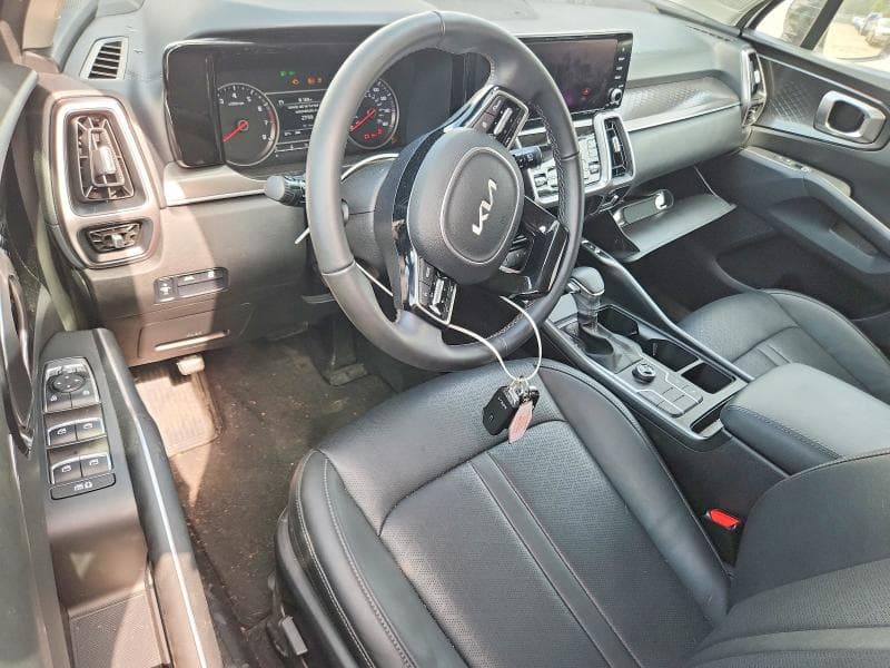 2023 KIA SORENTO S 8