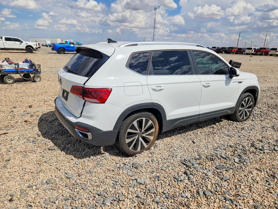 2022 VOLKSWAGEN TAOS SE 3