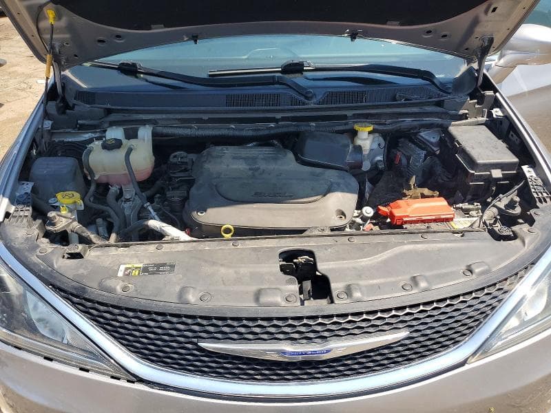 2020 CHRYSLER PACIFICA TOURING L 12
