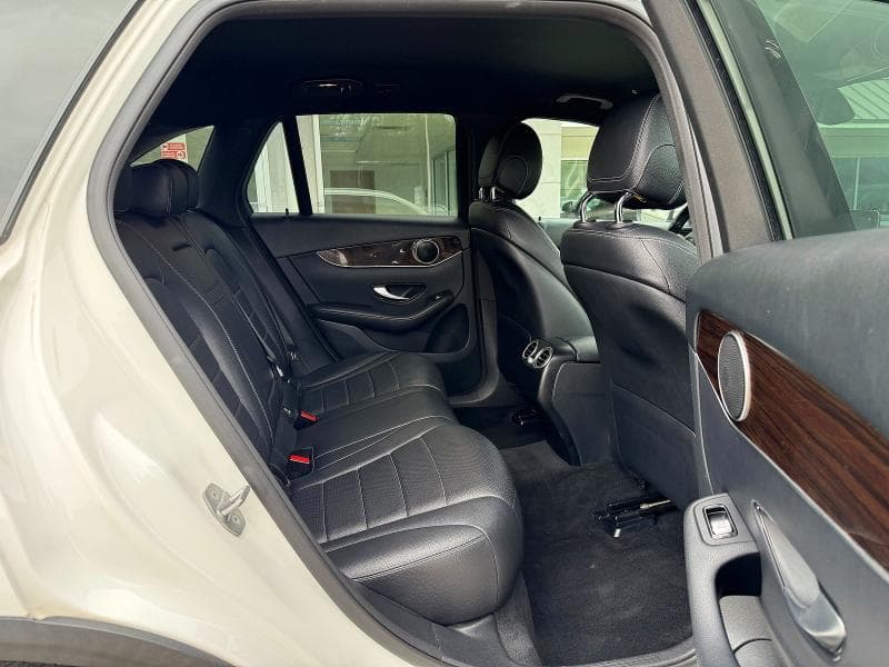 2020 MERCEDES-BENZ GLC 300 4MATIC 6