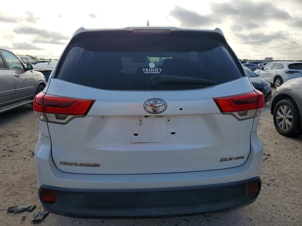 2017 TOYOTA HIGHLANDER XLE 6