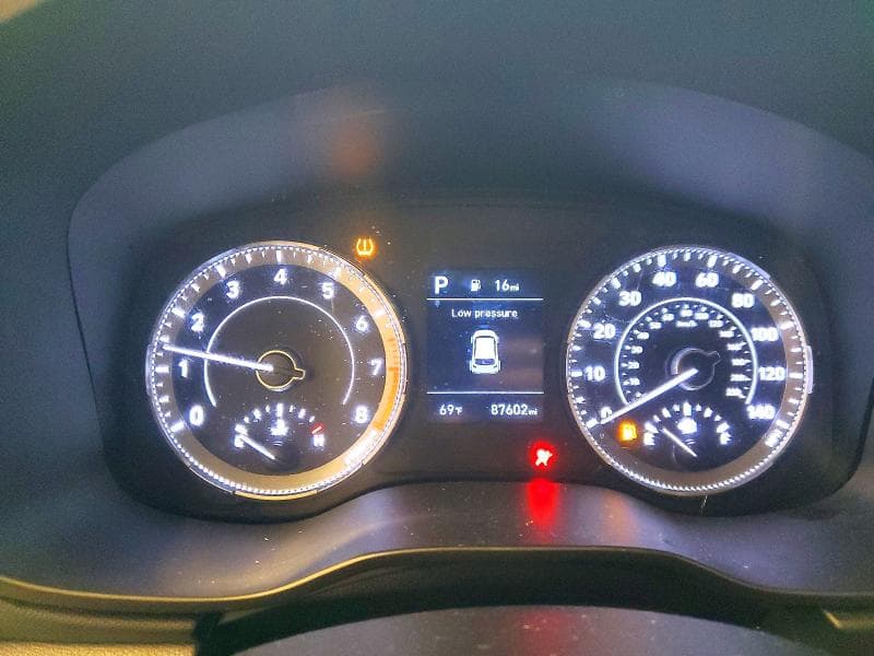 2020 HYUNDAI VENUE SEL 9