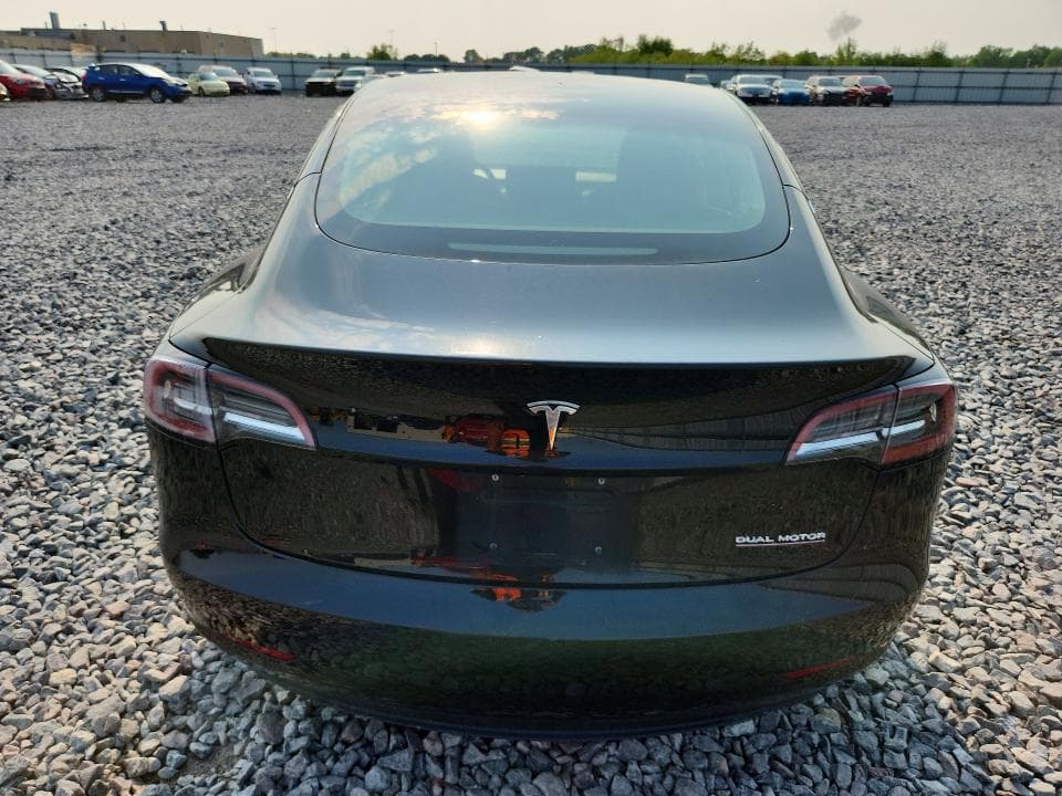 2018 TESLA MODEL 3 6