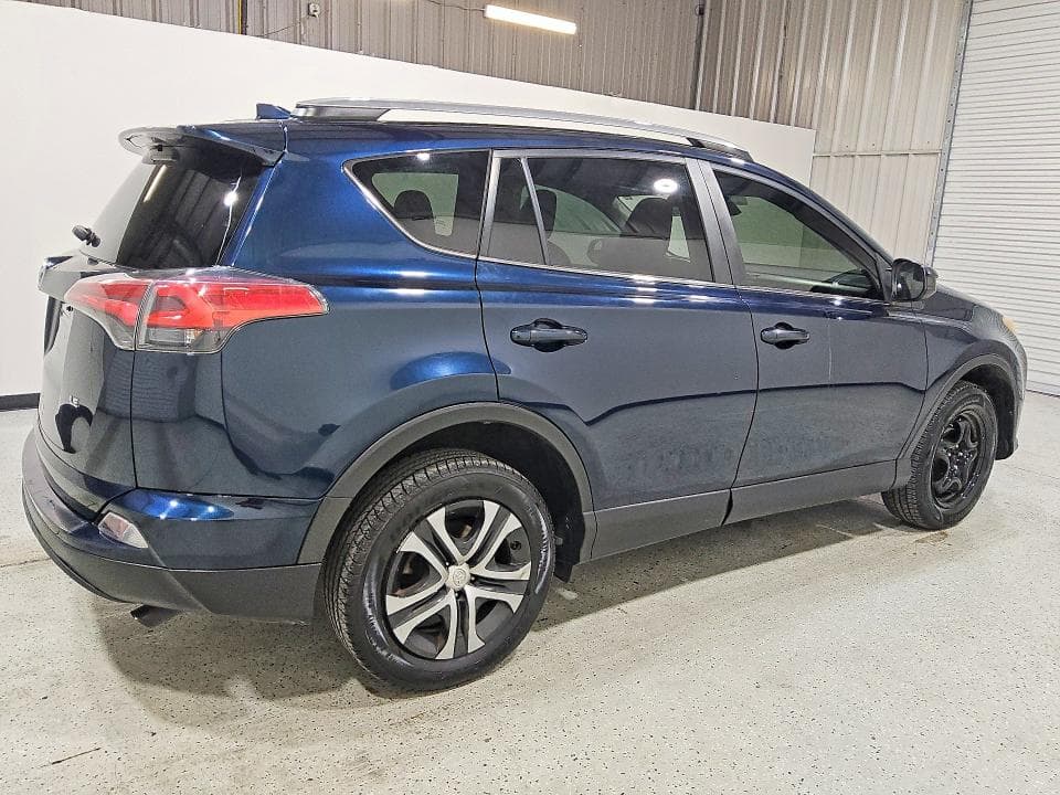 2018 TOYOTA RAV4 LE 3