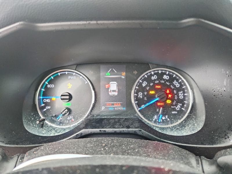 2021 TOYOTA RAV4 LE 9
