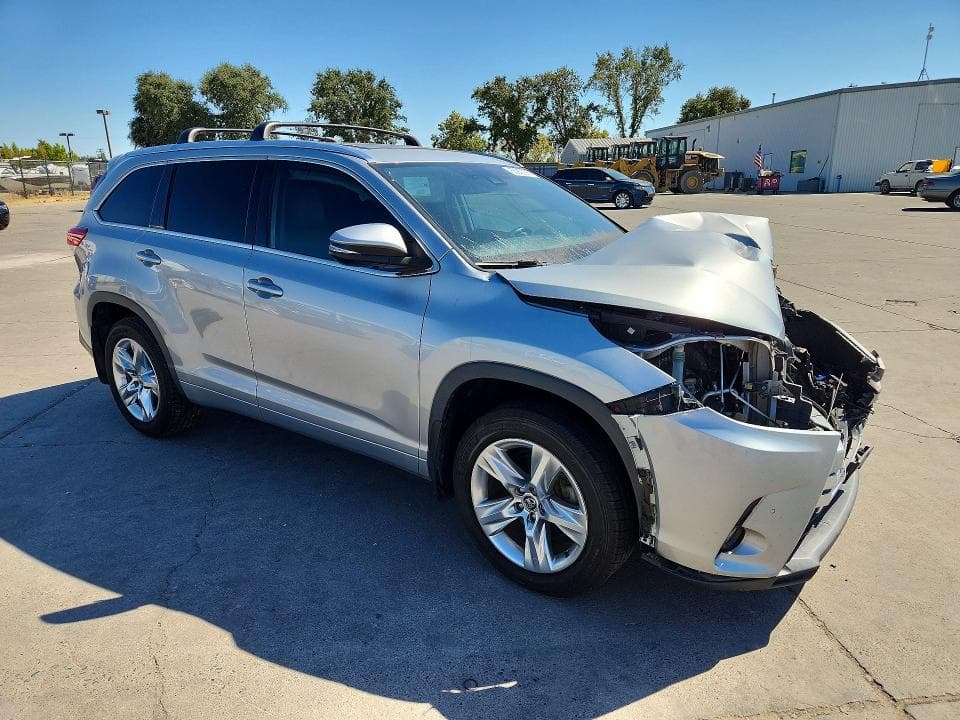 2018 TOYOTA HIGHLANDER LIMITED PLATINUM 4