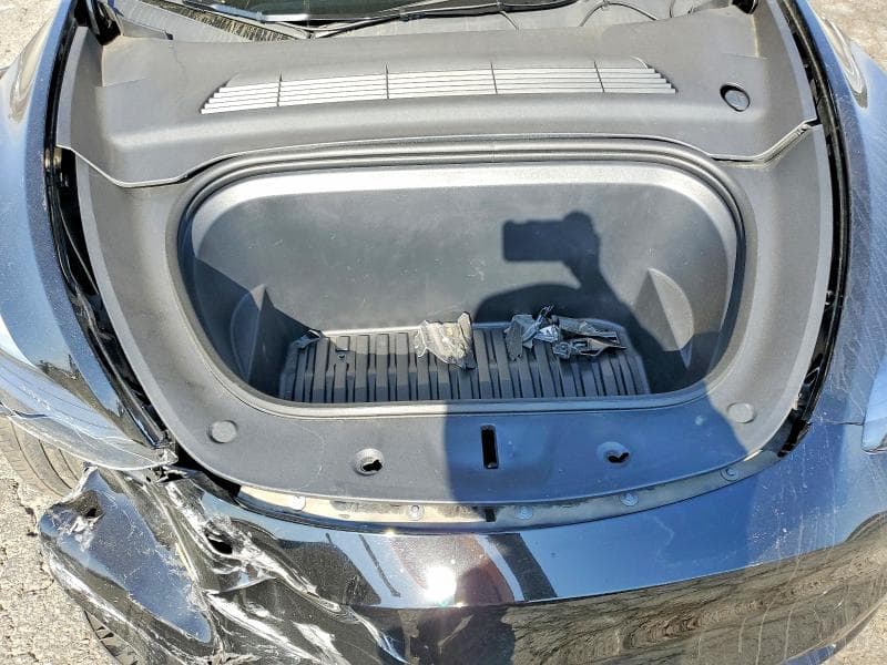 2025 TESLA MODEL Y 11