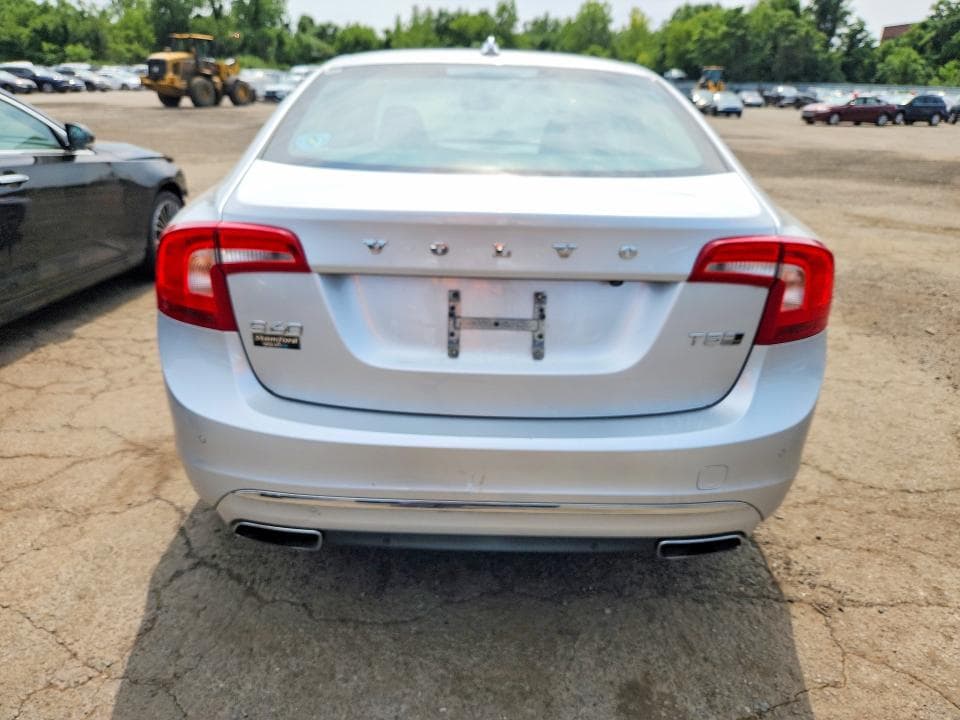 2017 VOLVO S60 PLATINUM 6