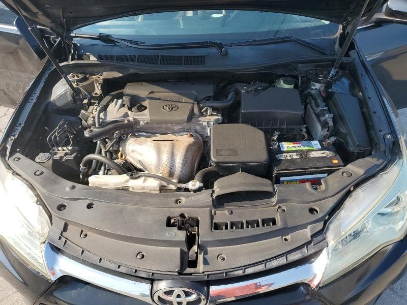 2017 TOYOTA CAMRY SE 11
