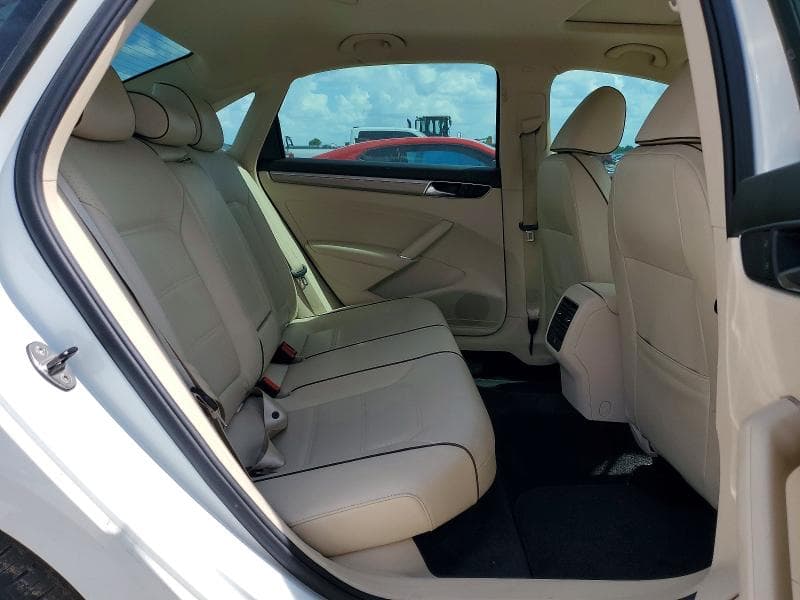 2017 VOLKSWAGEN PASSAT SE 11