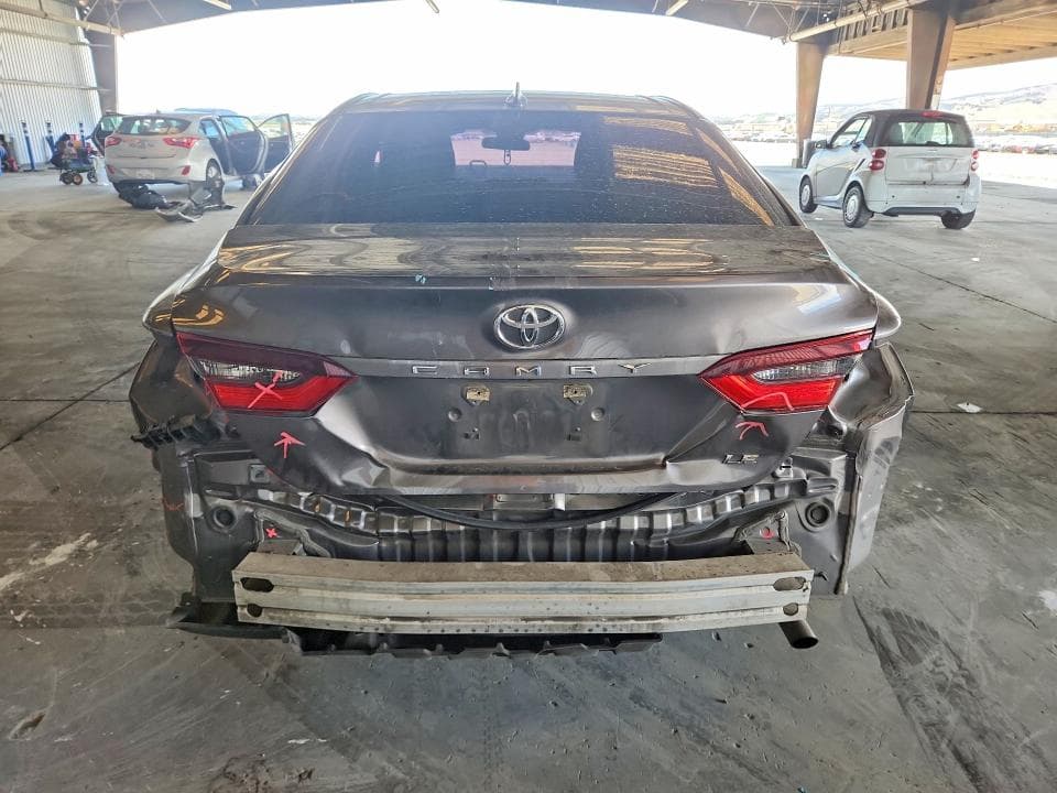 2022 TOYOTA CAMRY LE 6