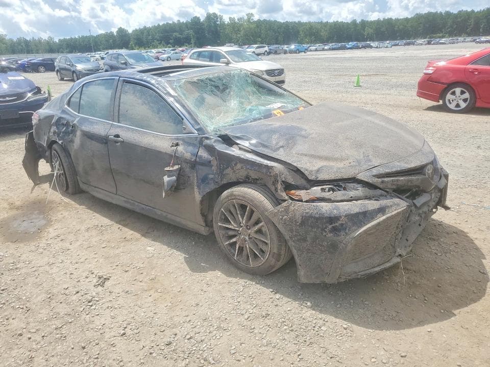 2021 TOYOTA CAMRY SE 4