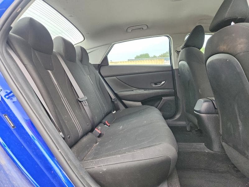 2022 HYUNDAI ELANTRA SEL 10