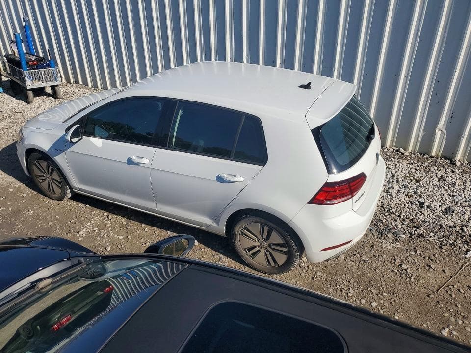 2017 VOLKSWAGEN E-GOLF SE 2
