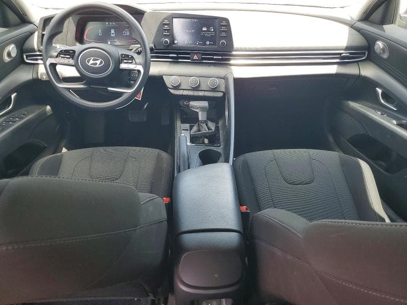 2025 HYUNDAI ELANTRA SE 8
