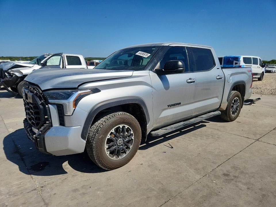 2022 TOYOTA TUNDRA SR5