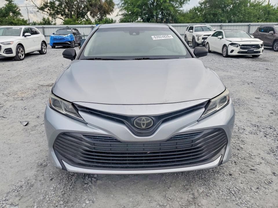 2019 TOYOTA CAMRY LE 5