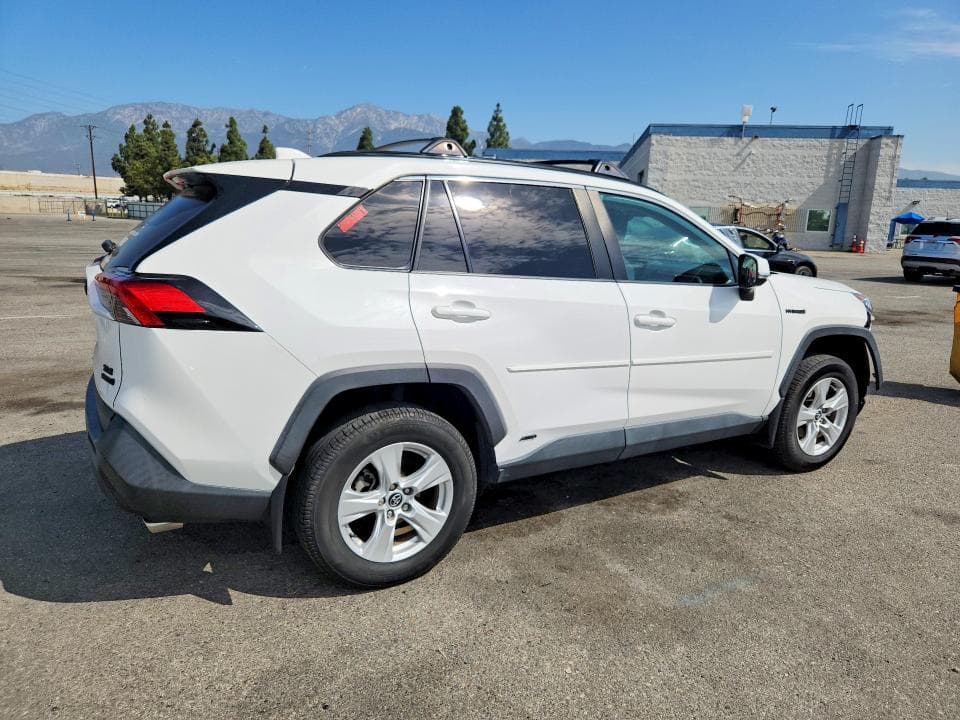 2020 TOYOTA RAV4 HYBRID XLE 3