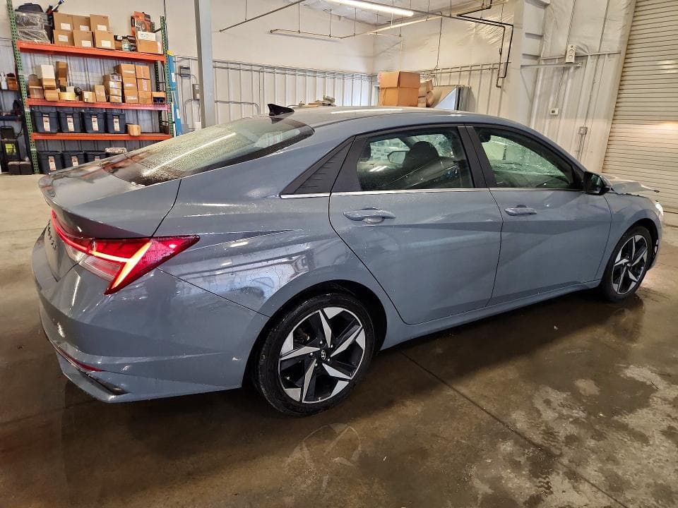 2022 HYUNDAI ELANTRA SEL 3